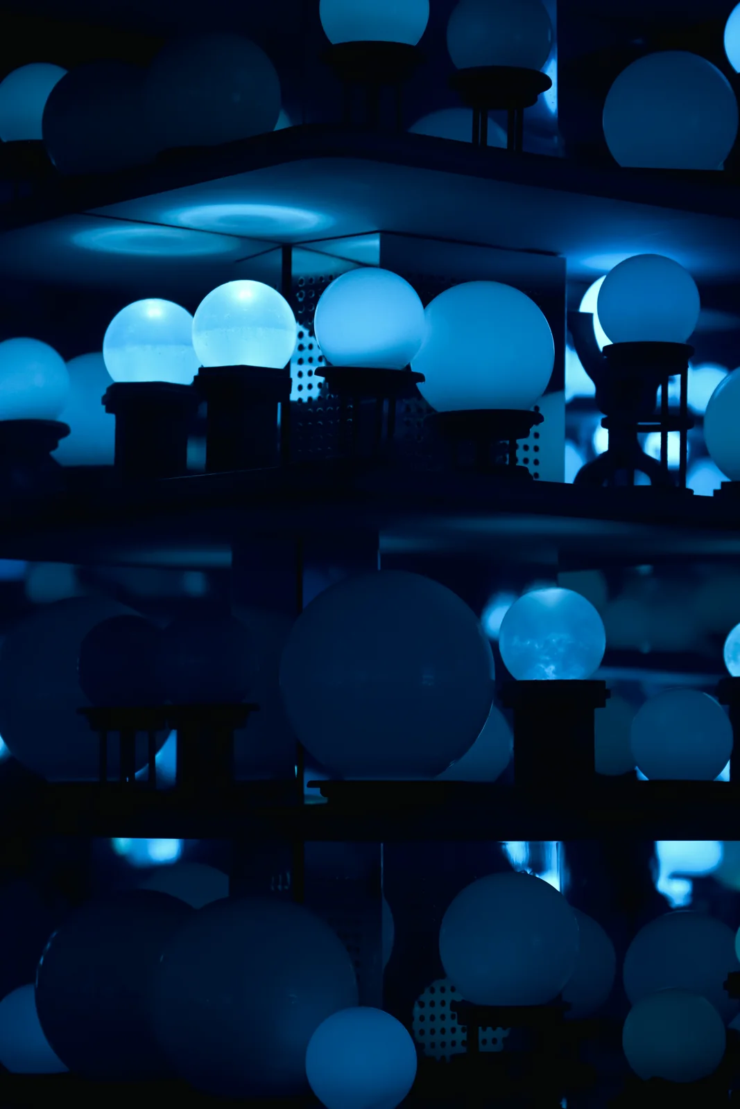 Harry Potter Visions of Magic glowing blue Lumos chamber at Sentosa